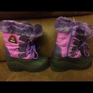 Snow boots toddler size 9